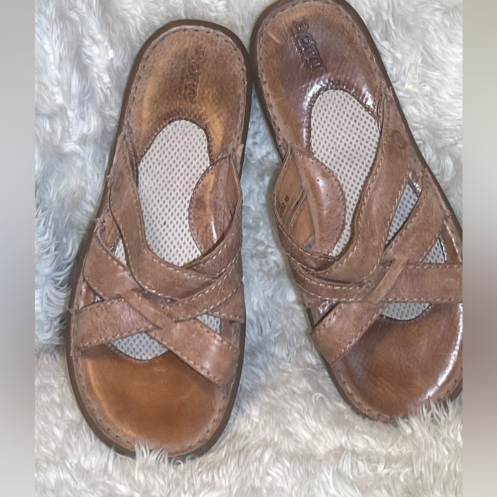 Born Women's Tan leather Sandals size 11